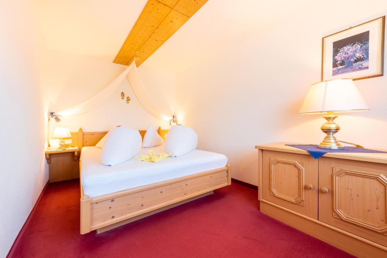 Gasthof Enzian Tannheim Quarto foto