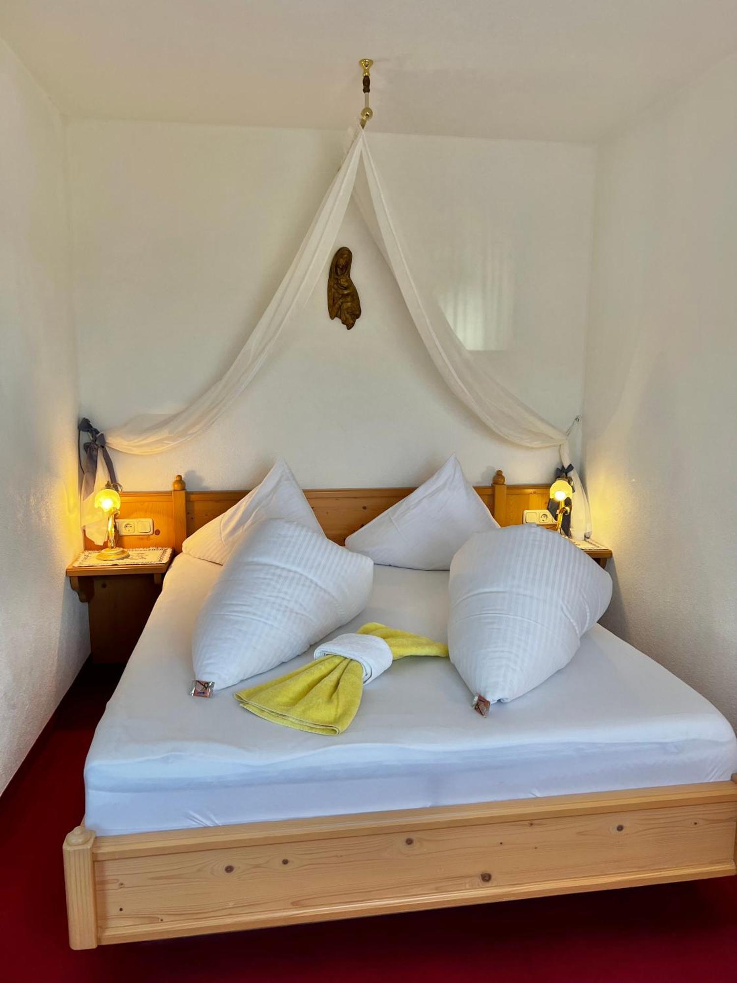 Gasthof Enzian Tannheim Quarto foto